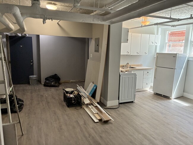 Building Photo - Three Bedroom in a Historic Building