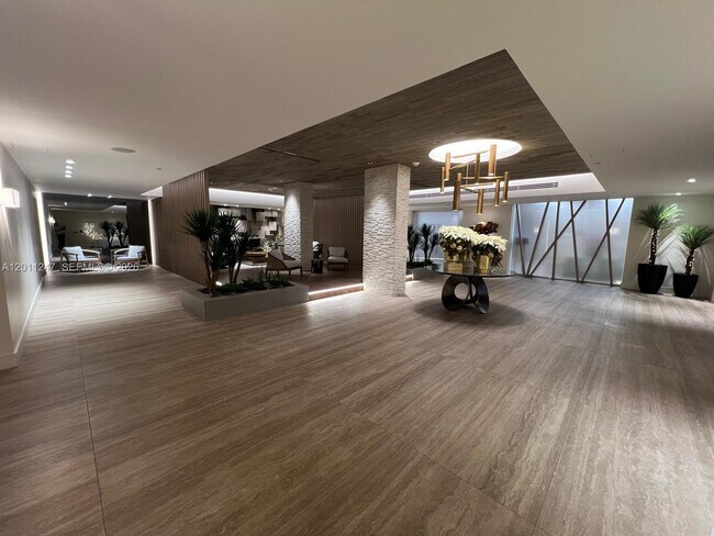 Foto del edificio - 2301 Collins Ave