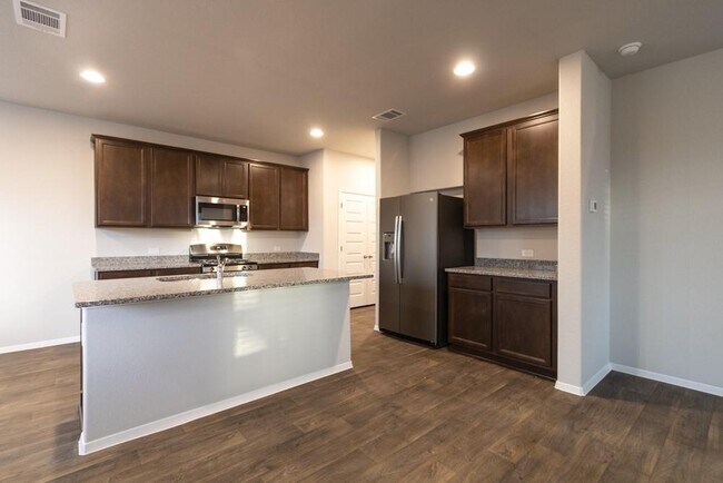 Building Photo - 213 Riverhill Cv