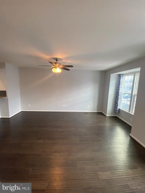 Foto del edificio - 105 Chamomile Ct