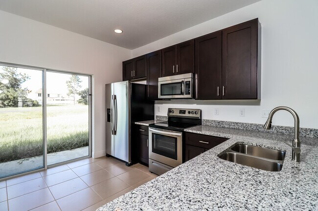 Building Photo - 532 Imperial Place