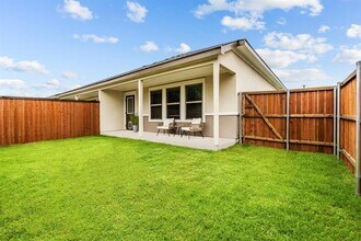 Building Photo - 865 Limmer Loop