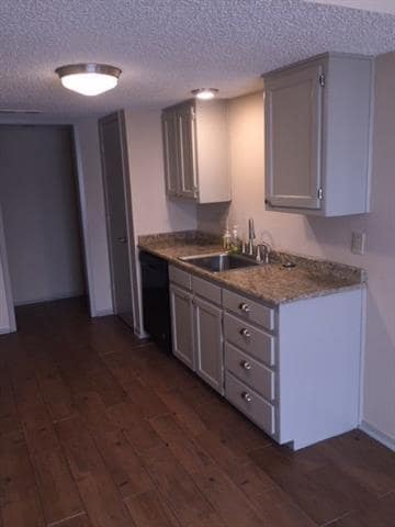 Building Photo - 10101 Camelot Dr