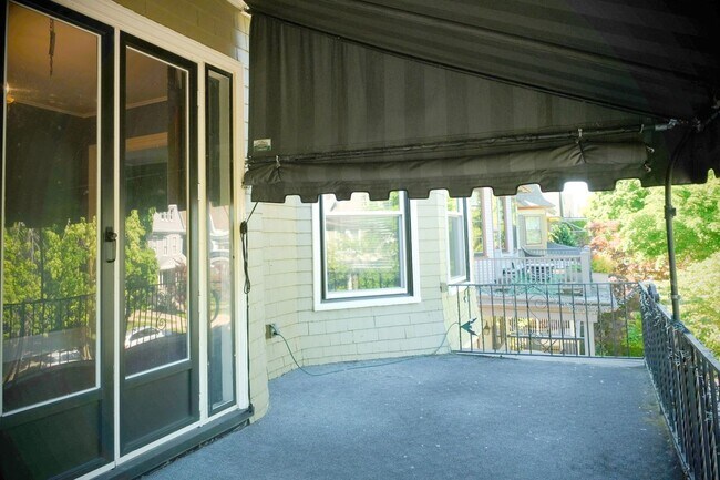 Foto del edificio - 489 Norwood Ave