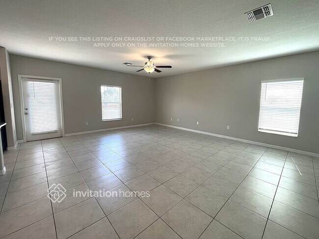 Foto del edificio - 7715 Silver Berry Ct