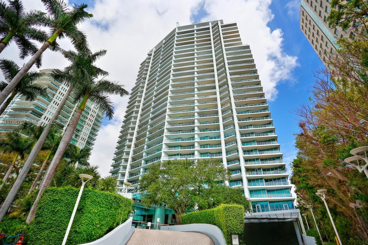 Primary Photo - 2627 S Bayshore Dr