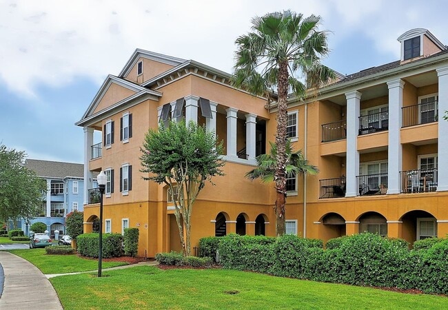 Building Photo - Spacious 2 bed 2 bath condo, split floorpl...