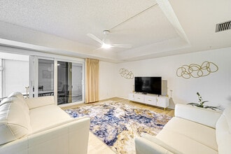 Building Photo - 432 Teryl Rd