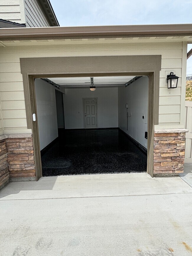 Building Photo - 10752 W Daylily Ave