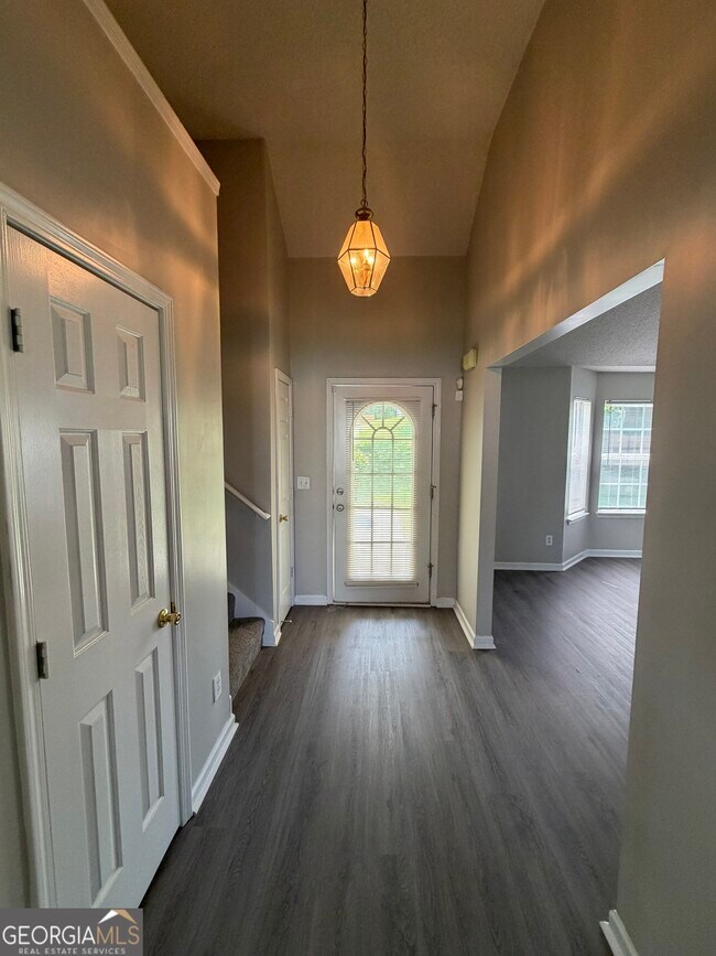 Building Photo - 10744 Misty Meadows Ct