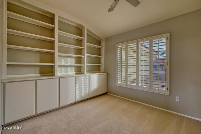 Foto del edificio - 15704 W Sentinel Dr