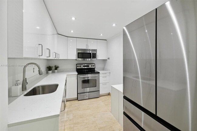 Building Photo - 200 SE 15th Rd