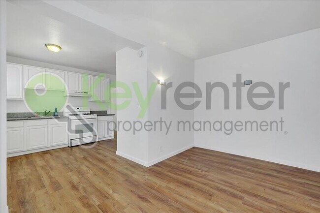 Foto del edificio - 3102 1st Ave