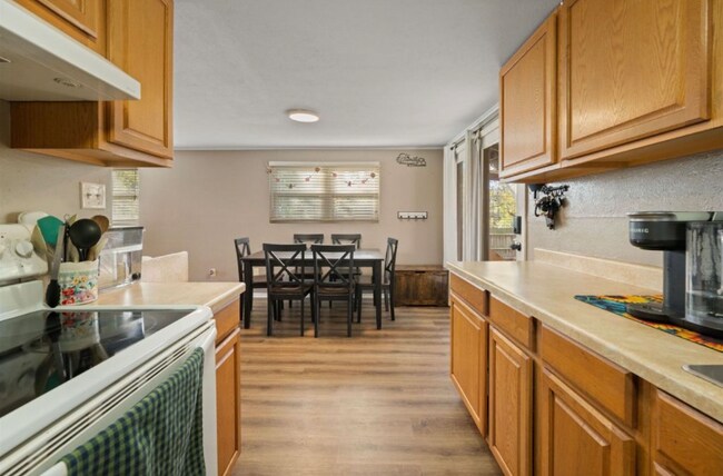 Foto del edificio - 3015 S Henderson Blvd