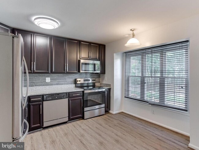 Foto del edificio - 1447 Chatham Ct