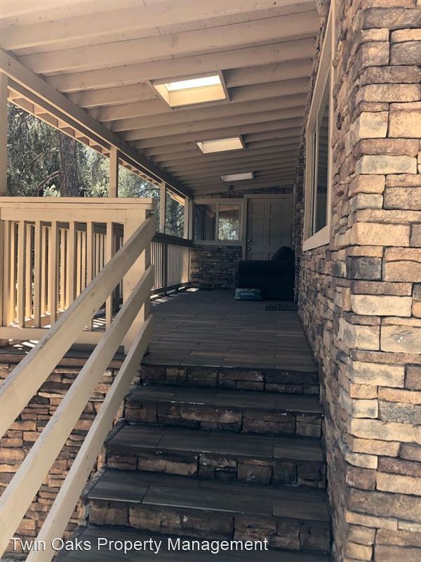 Building Photo - 2813 Yukon Way