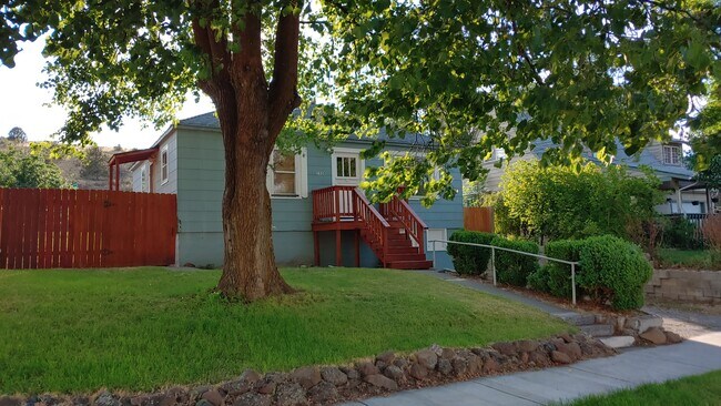 Building Photo - 1520 California Ave