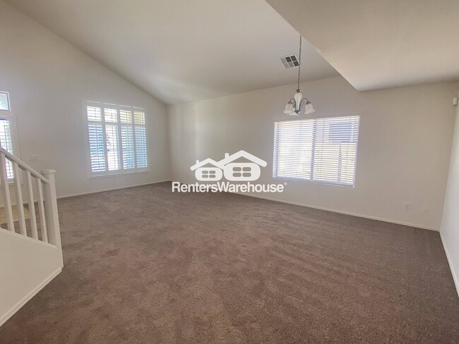 Building Photo - 2036 W Quick Draw Way