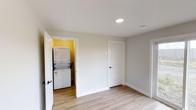 Building Photo - 10529-105133 133 Ave