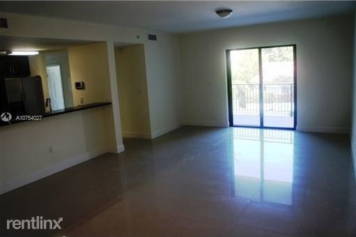 Foto principal - 838 Salzedo St