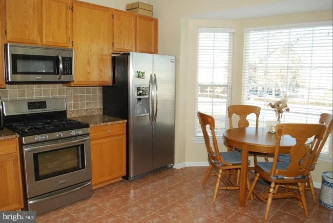Building Photo - 4070 Fountainside Ln