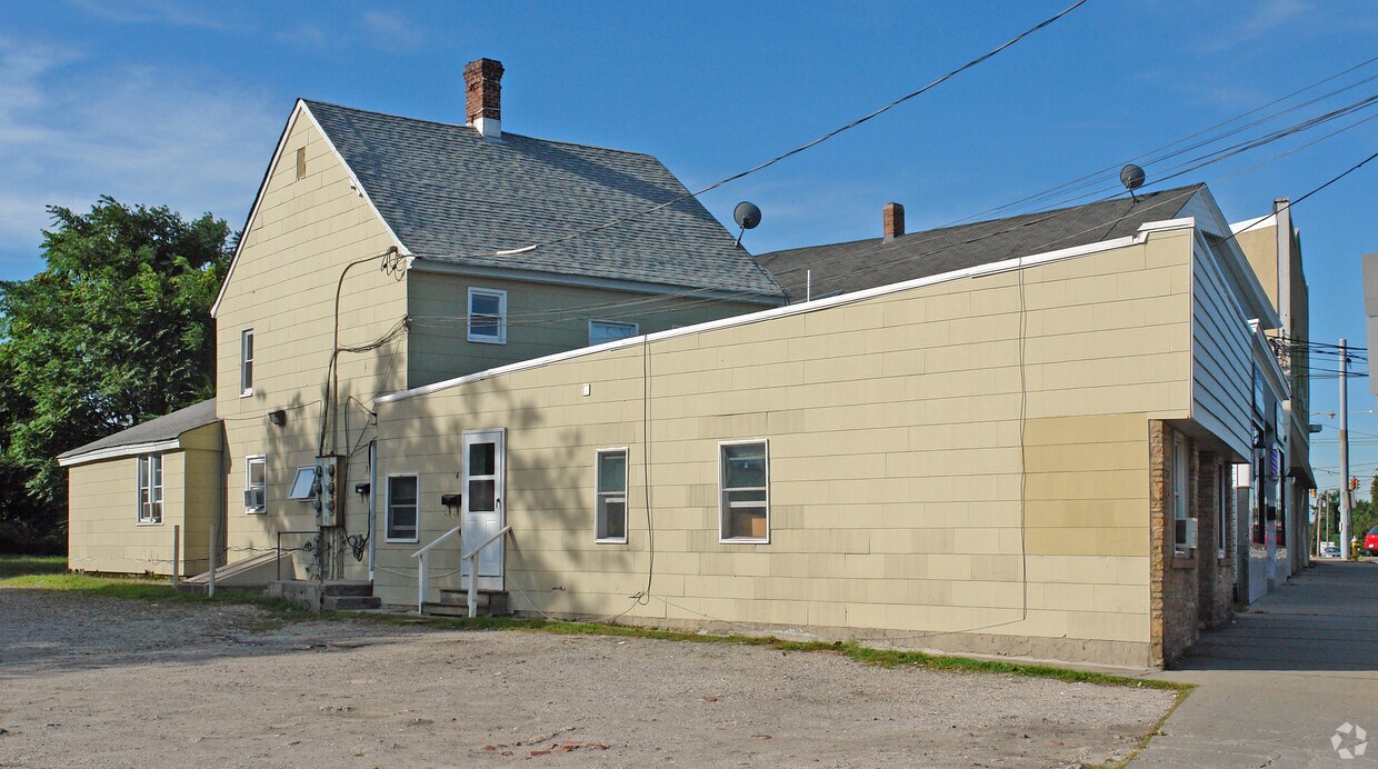 Building Photo - 254 W Main St