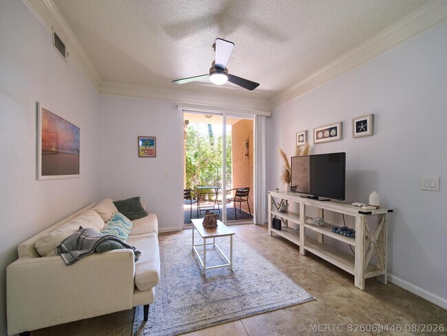 Building Photo - 1108 Myrtlewood Cir E