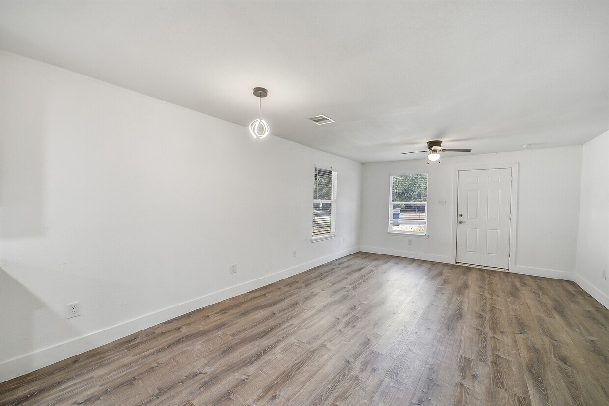 Building Photo - 307 Penick Rd