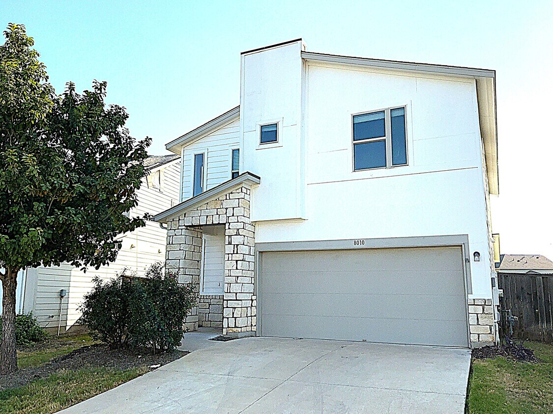 Primary Photo - 8010 Cottage Rose Dr