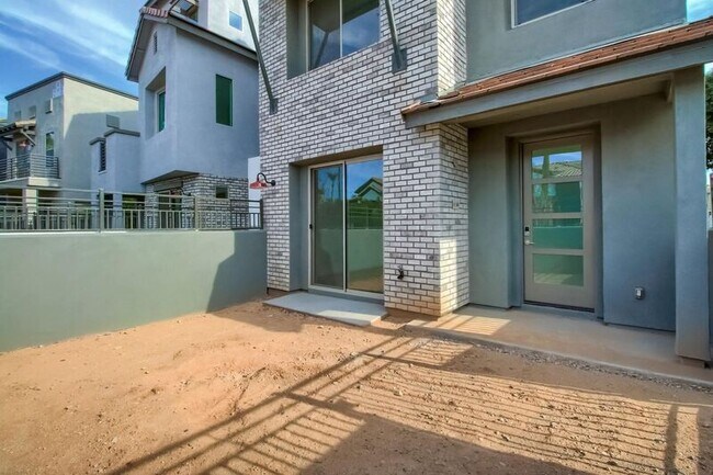 Building Photo - 300 N Gila Springs Blvd