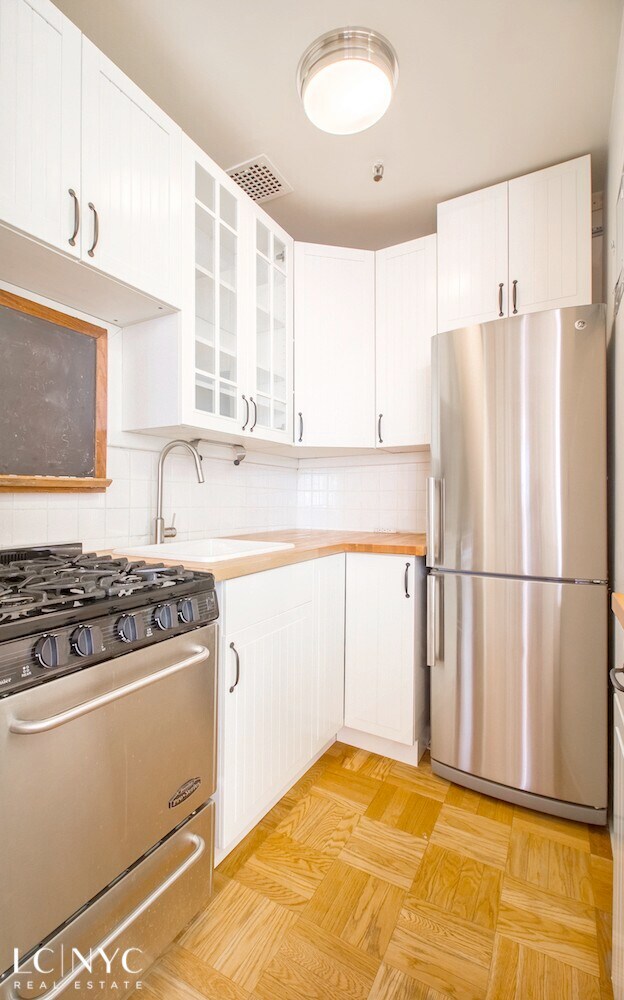 Building Photo - 138 West 87th Street
