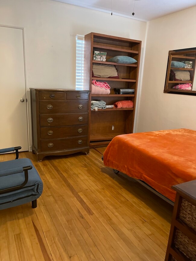 Building Photo - 4505 Pershing Dr
