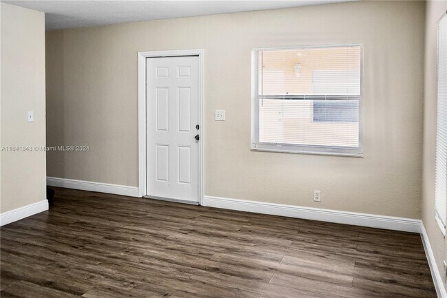 Building Photo - 4041 NW 30th Terrace