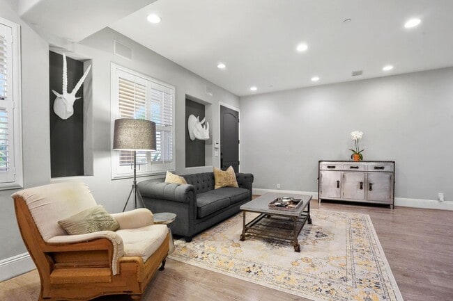 Foto del edificio - 16123 Sunset Blvd