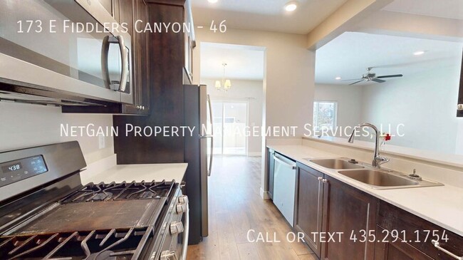 Building Photo - 173 E Fiddlers Canyon Rd