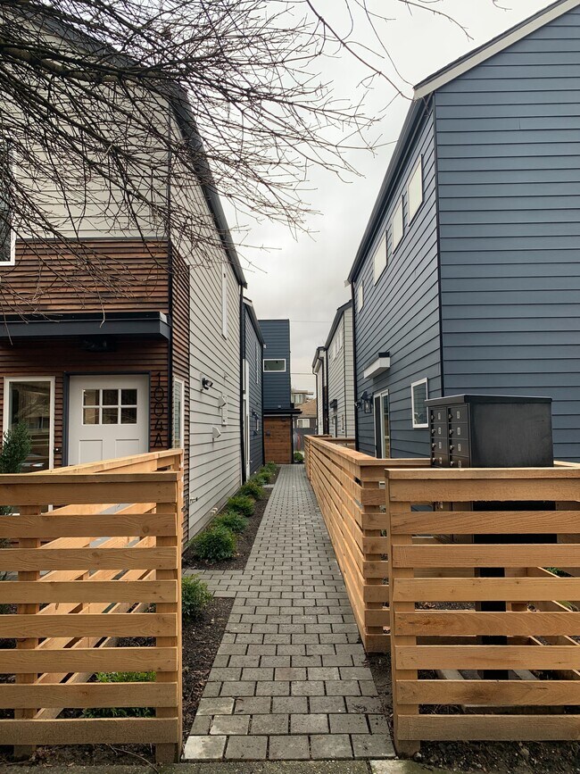 Foto del edificio - 1006 S Donovan St