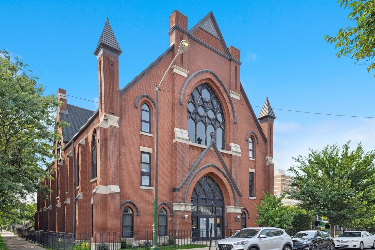 Foto principal - 1336 N Damen Ave