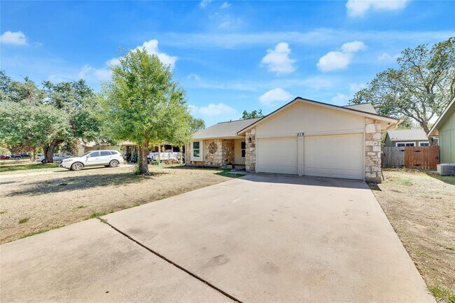 Building Photo - 519 Yucca Dr
