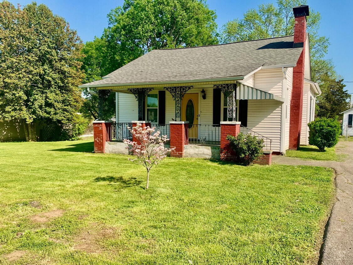Primary Photo - 116 E Inskip Dr