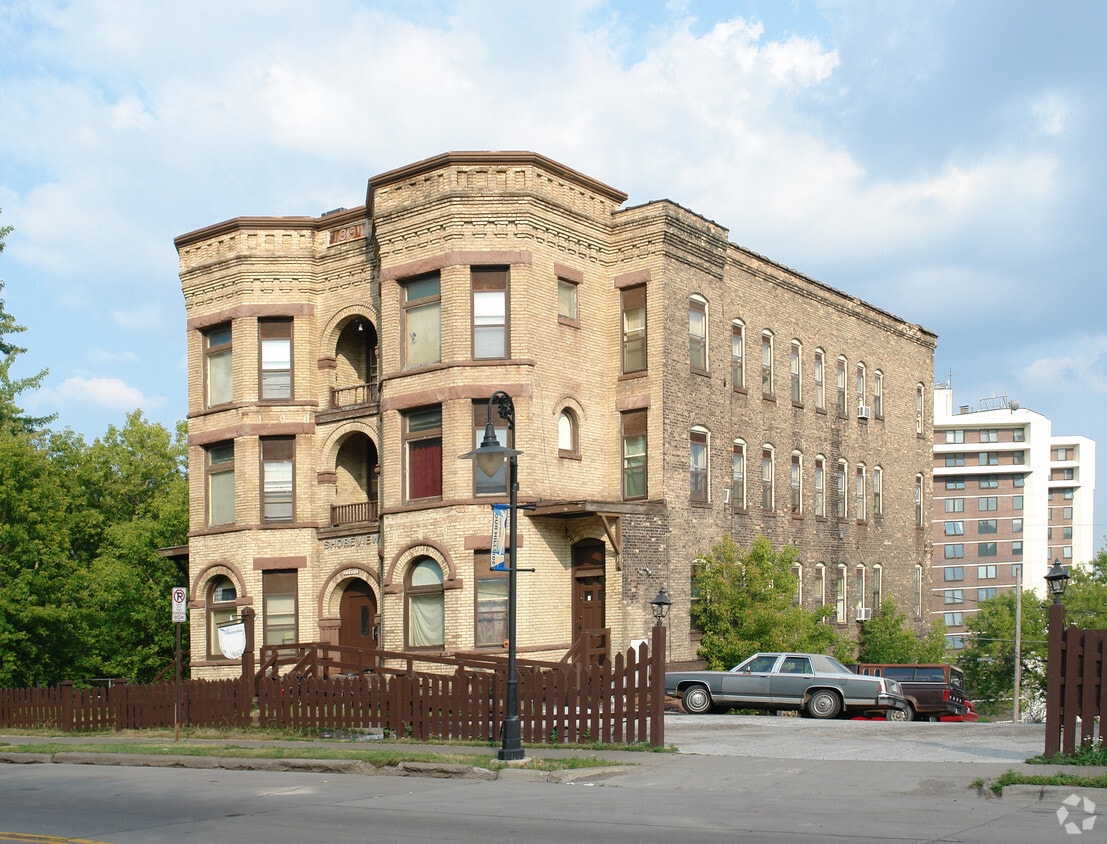 Building Photo - 214-216 E 4th St