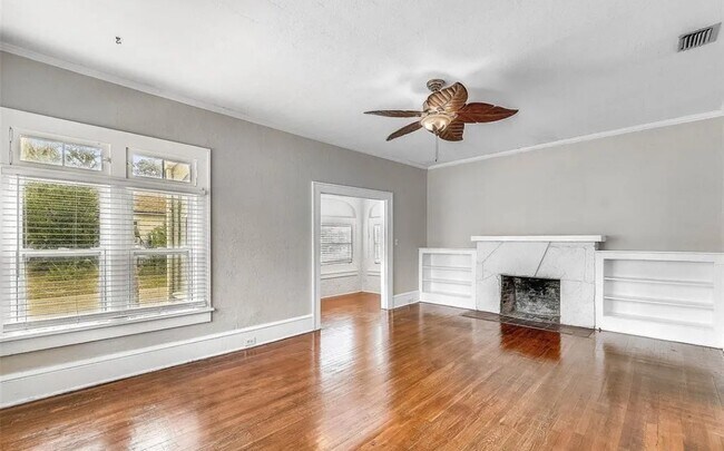 Foto del edificio - 300 Mary Ave