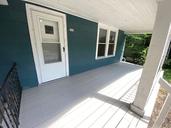 Foto del edificio - 428-430 E. Lane Ave