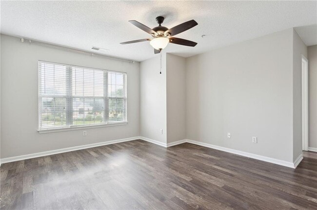 Building Photo - 372 Azalea Cir