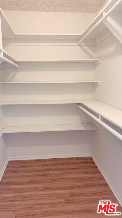 Building Photo - 1420 S Oakhurst Dr