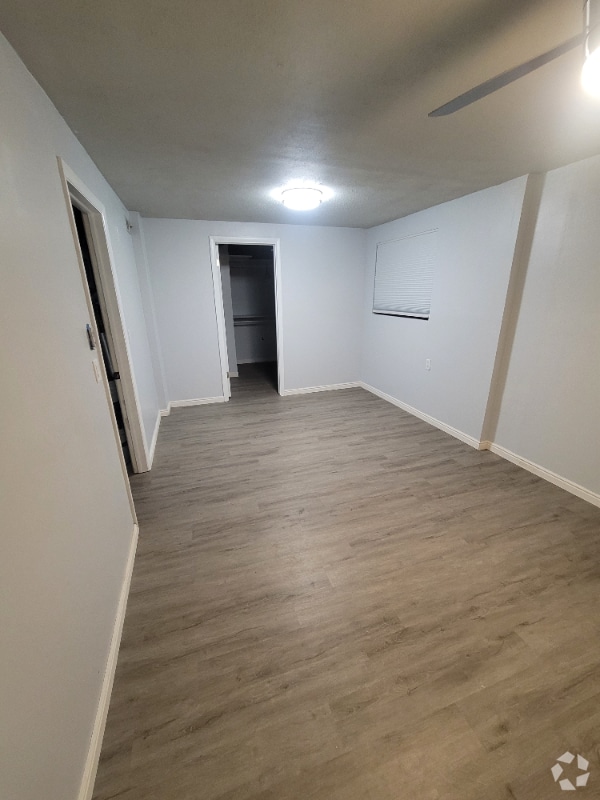 Building Photo - 1497 Elm Hill Cir