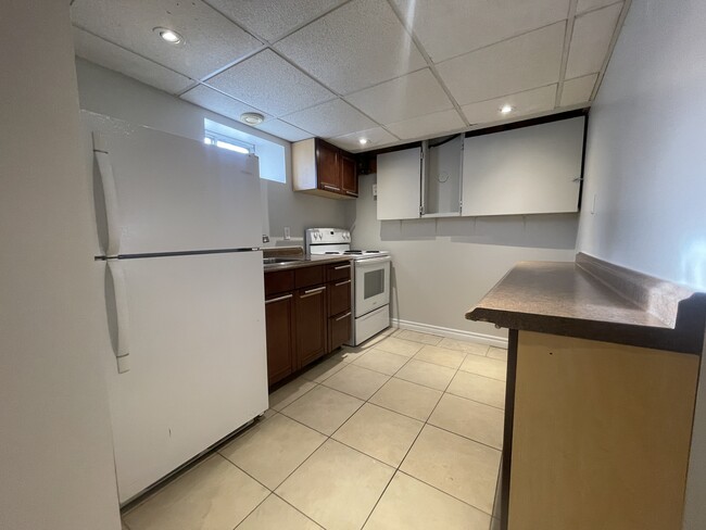 Photo du bâtiment - All- Inclusive Studio Steps From Locke St!