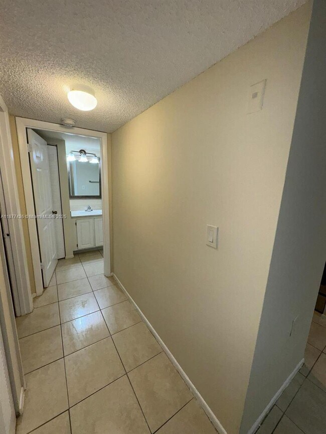 Foto del edificio - 1080 Benoist Farms Rd