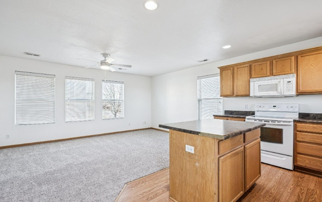 Building Photo - 6810 S 182nd Ct