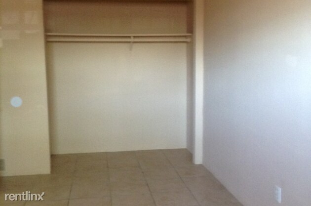 Building Photo - 2 br, 1 bath Townhome - 1167 N Catalina Ave
