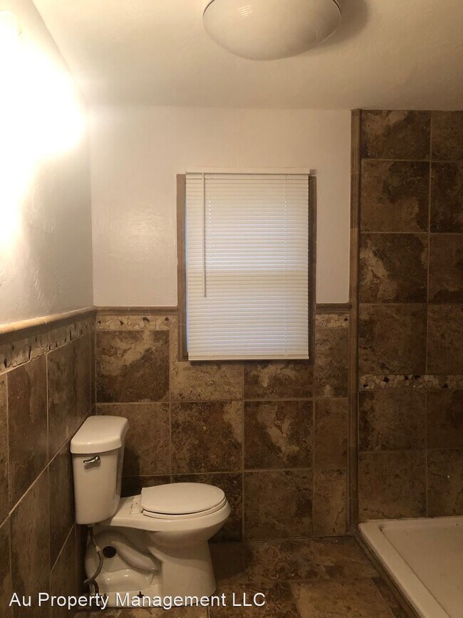 Building Photo - 3 br, 1 bath House - 2516 LAWNDALE DR.